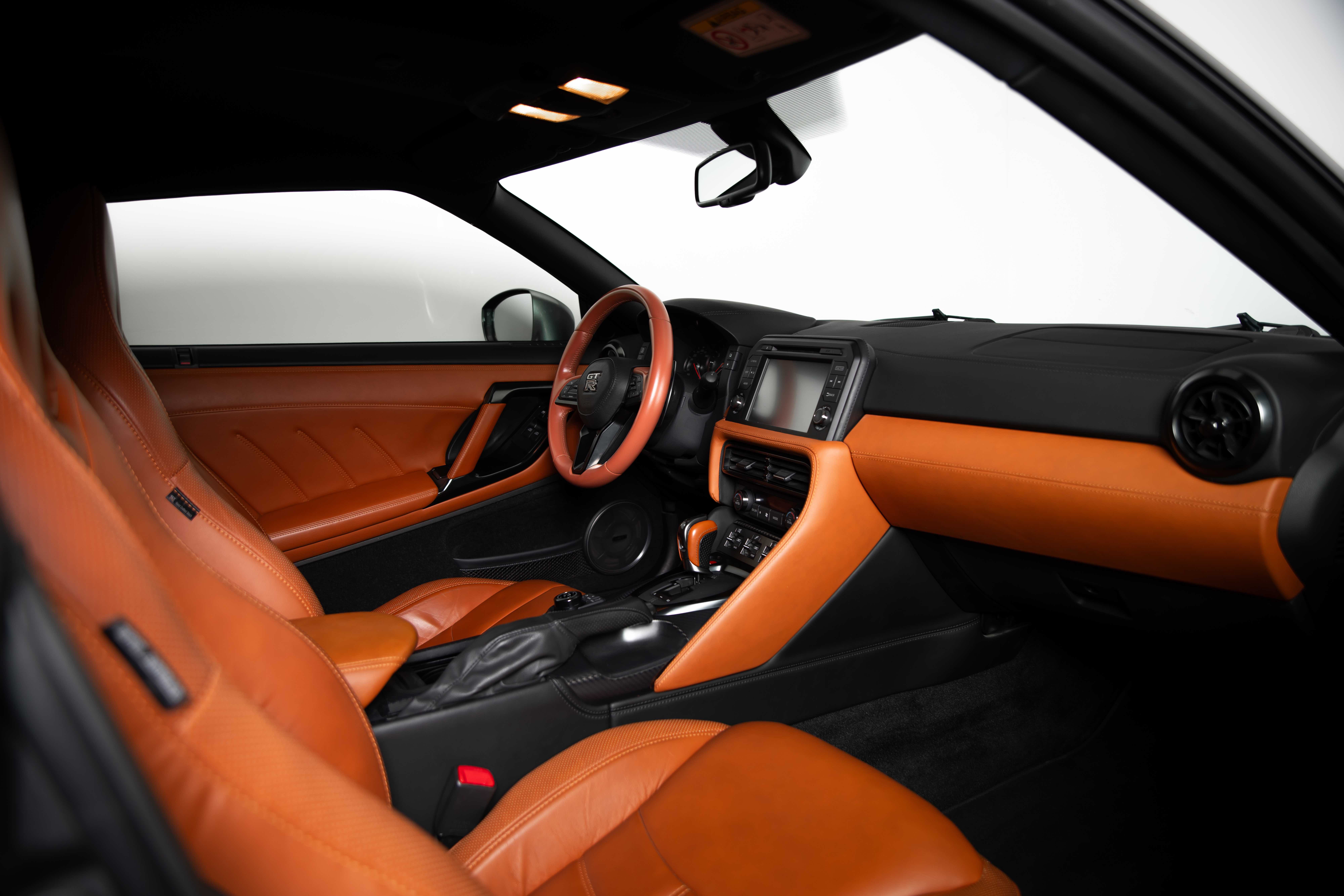 Nissan GT-R Interieur mit Lederausstattung